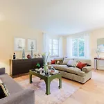 Bassotta, A Charming Villa Lucca
