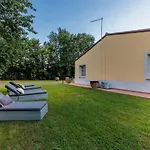 Bassotta, A Charming Villa Lucca