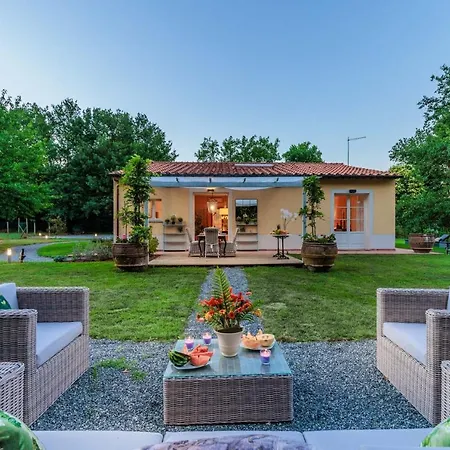 Vila Bassotta, A Charming *
